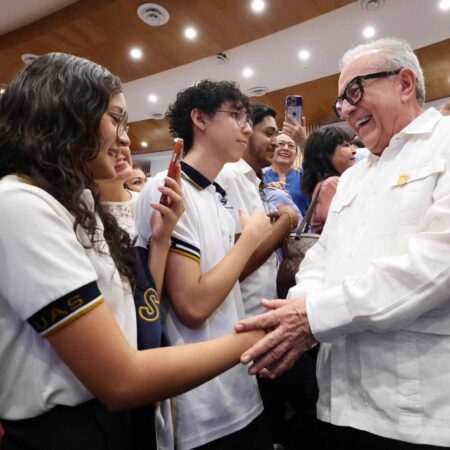 Rubén Rocha Moya reconoce inicio de semestre en la UAS e invita a jóvenes a vivir la vida universitaria con compromiso ruben rocha moya