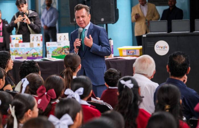 Entregan Kits Robotix en primaria de Guadalajara para acercar a estudiantes a la ciencia y la tecnología kits Lego RobotiX