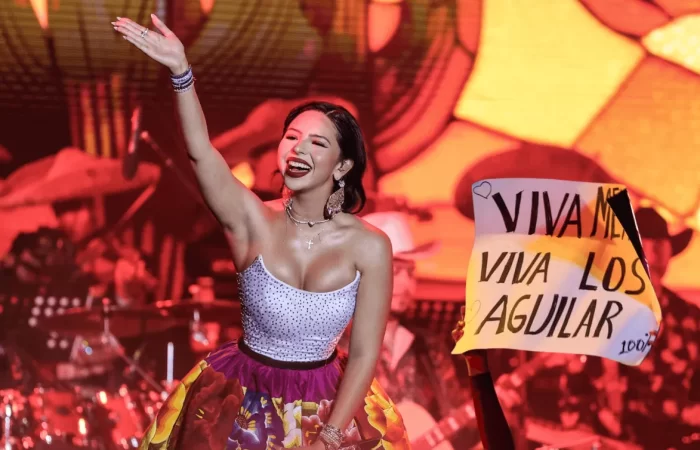 Ángela Aguilar agradece el cariño del público en Guadalajara durante su concierto angela en guadalajara