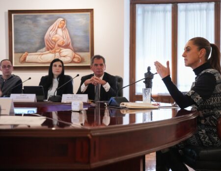Claudia Sheinbaum se reúne con banqueros y autoridades financieras en Palacio Nacional para analizar perspectivas económicas